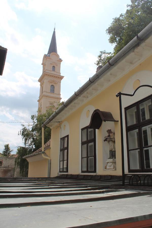 Zwinger Apartman Sopron Exteriör bild