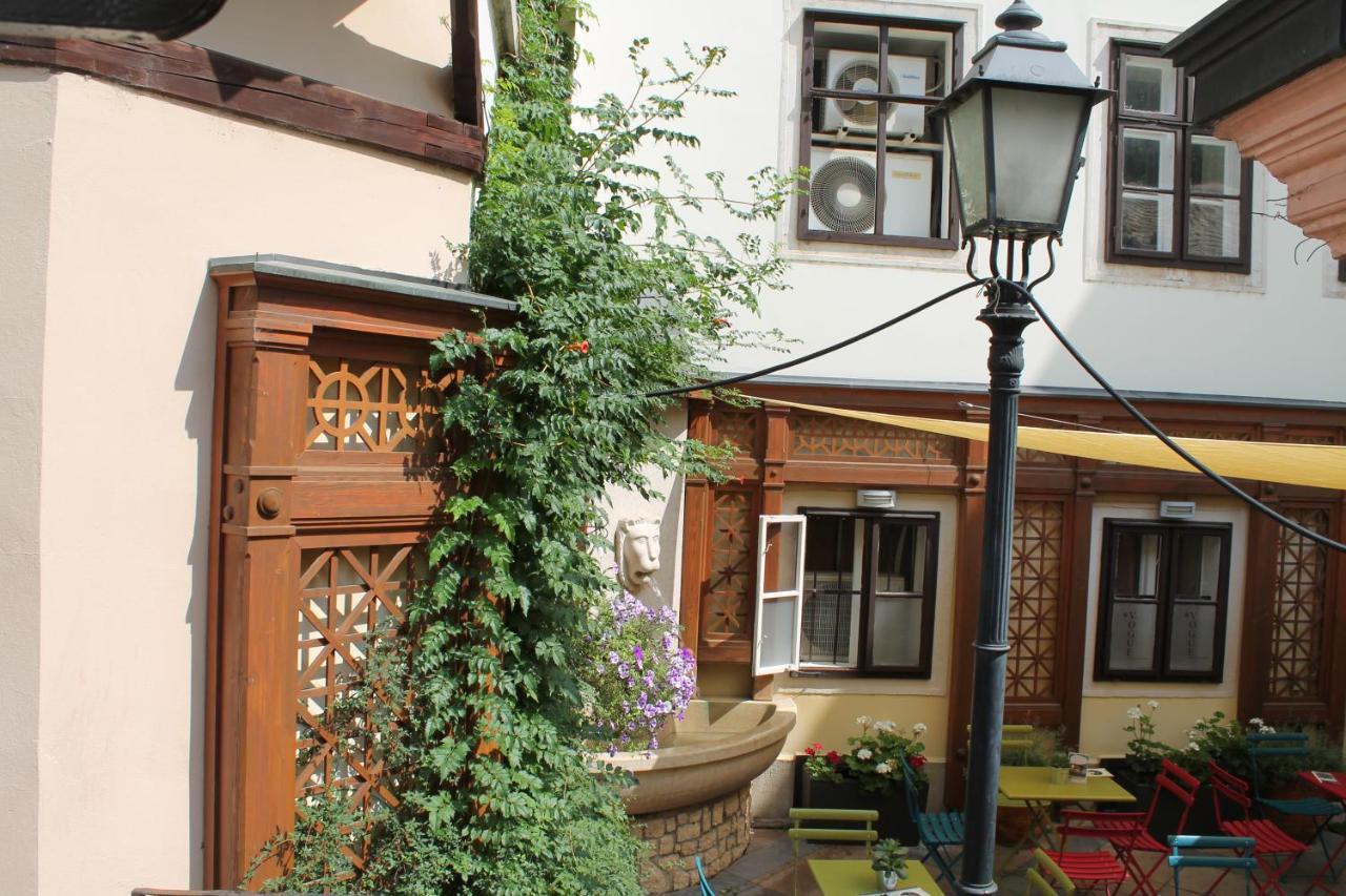 Zwinger Apartman Sopron Exteriör bild